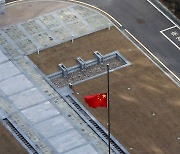 중국대사관에 장쩌민 전 국가주석 기리는 조기 게양