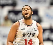[BK 리뷰] '스펠맨-양희종 4쿼터 지배' KGC, KT 추격 뿌리치며 시즌 첫 6연승 성공