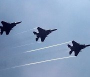 中·러 군용기 8대, 카디즈 3차례 침범... F-15K 전투기 긴급 출격