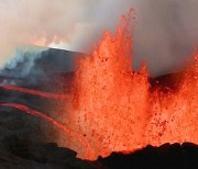 [World Now] 헬기서 본 하와이 화산‥'용암 분수' 장관