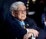 홀로 중공군 50명 사살한 한국전 영웅, 미야무라 히로시 별세…향년 97세