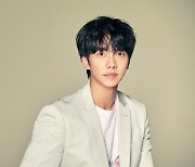 Singer Lee Seung-gi notifies Hook Entertainment of contract termination