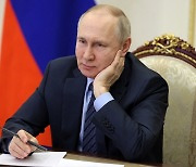 주러 美대사 "러시아 경제 휘청"… 제재 효과 언급