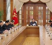 北김정은 "올해보다 더 큰 승리 필요"…12월말 전원회의 소집