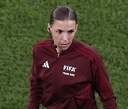 월드컵 첫 여성 주심 탄생…프라파르, 독일-코스타리카전 주심