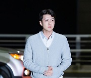 엑소 세훈,'횡단보도를 런웨이 삼아' [사진]