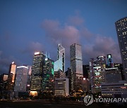 홍콩 코로나19 신규 감염자 다시 1만명 넘어