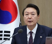 尹, 중국대사관 찾아 장쩌민 前주석 분향소 조문