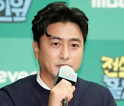 안정환 "선수들끼리 서로 믿고 경기해야…이변 일어날 수 있을 것"