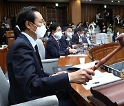 우상호 "김진표 의장, 물밑에서 이상민 장관 문제 중재중…버티고 있는 것 아냐"