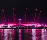 블랙핑크, 英도 핑크빛으로 홀렸다... 런던서 유럽투어 본격 포문