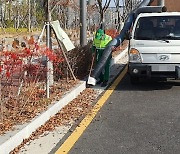 60만원에 폐차 앞둔 용달차, 낙엽청소차로 변신 환경관리원