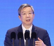 이강 中인민은행 총재 "현재 우리의 초점은 경제 성장"