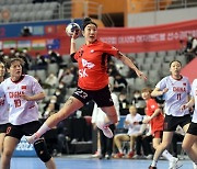 한국, 중국 꺾고 아시아 여자핸드볼선수권 결승행…일본과 격돌(종합)