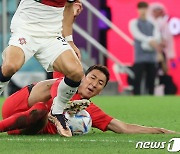 [월드컵] '센터백'도 본 정우영 "버티자는 생각 뿐, 이젠 정신력 싸움"