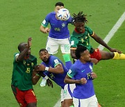 카메룬에 패한 브라질, G조 1위…한국과 16강전 격돌