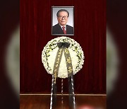 북한, 주북 중국대사관서 장쩌민 추모…김정은 조화도