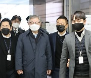 민주당 "서훈 구속은 檢 보복수사…이젠 '전쟁광'만 날뛸 것"