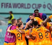 ‘메시 골’ 아르헨티나, ‘오렌지 군단’ 네덜란드와 8강전서 붙는다