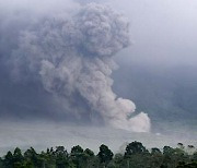 인니 자바섬 스메루 화산, 1년 만에 또 분화