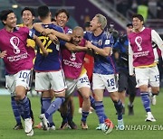 일본 관방장관 "월드컵 8강서 한일전 보고 싶다"