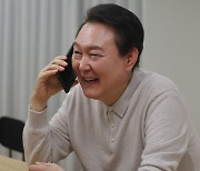 윤대통령, 벤투 감독·손흥민과 통화…16강 진출 격려