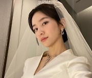'재벌집 막내아들' 박지현, 웨딩드레스 인증샷 "결혼해요"