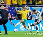 [월드컵] '메시 토너먼트 첫 골' 아르헨티나, 호주 2-1 누르고 8강 진출