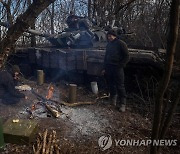 美 정보수장 "우크라 전선 소강 국면…러 반격준비 회의적"