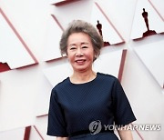 이승기 이어 윤여정도 후크엔터 떠난다…"계약 종료"