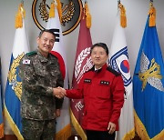 남성현 산림청장, 육군항공사령부 방문 산불진화 협력 논의