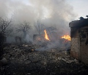 모스크바 인근 군용 비행장 2곳서 폭발···러, 우크라 폭격 차질빚나