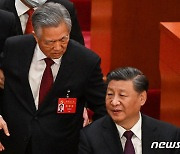 장쩌민 추모식 참석한 후진타오…"시진핑 통합 이미지 구축 위한 것"(상보)