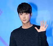 김동완, '음주운전 2번' 신혜성 언급…유닛 데뷔일에 '눈치無' 돌발발언 [SC이슈]