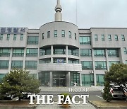 [속보] '3년간 옥상 김치통'에 담긴 15개월 여아 주검…친부모 모두 '구속'