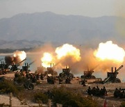 북한, 이틀째 동해안 완충구역 포사격…"더 공세적으로" 위협