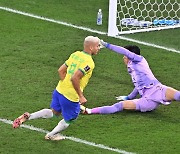 [속보] 압도적인 격차... 대한민국, 브라질에게 전반에만 4골 허용 [2022 카타르]