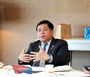 Vietnam's investment minister pledges to bolster business ties with South Korea