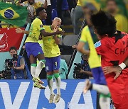 '삼바 축구'는 강했다…개인기와 역습 능력에 속수무책