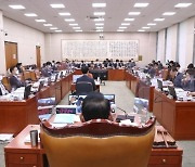 ‘이제 두 살 어려진다’ 약속 지킨 尹 대통령… ‘만 나이’ 시행 논의