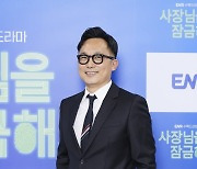 "'신은정♥' 박성웅, 가정에 헌신하는 남편…아군으로 평생 함께하고파" ('사장님을 잠금해제')