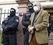 ‘제2제국’ 세우려…독일 정부 전복 꾀한 극우단체 25명 체포