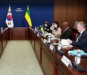 박진, 가봉 외교·환경장관과 회담…기후협력협정 가서명 환영