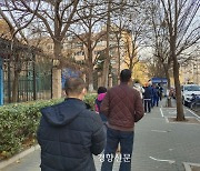 중국 ‘백지시위’ 후 정부 차원 방역완화 발표…‘위드 코로나’로 전환 시작