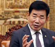 김진표 "국가먹거리 대만에 다 뺏길거냐"… 법인세 인하 野 설득