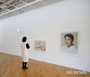 오형근 사진작가 찍은 '파친코 김민하 왼쪽 얼굴'