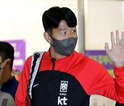 손흥민, ‘검은 마스크’ 벗었다…“대한민국도 나아갔으면”