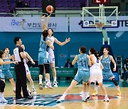 김단비 19점 16리바운드…여자농구 우리은행, 7연승에 10승 고지