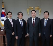 윤 대통령, 한국법학교수회 임원진 간담회