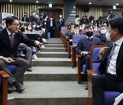 국회 행안위원장 장제원 내년 5월엔 'MBC 공격수'